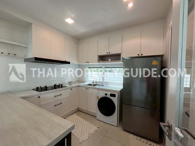 House with Shared Pool in Bangnatrad 